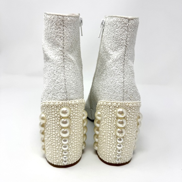 Betsey Johnson Kasey Pearl & Glitter Booties White 9.5M - Picture 7 of 11